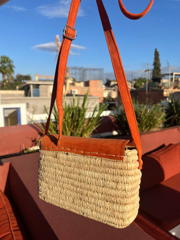 Raffia / suede schoudertas - oranje