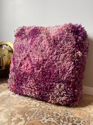 Vintage berber boujaad poef - Fluffy purple